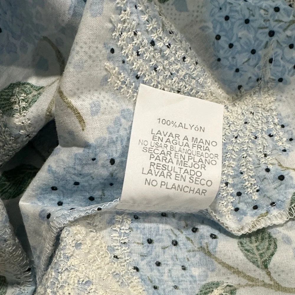 Voy Floral Print Blouse in Blue and White embroidered size S 100% cotton - Picture 10 of 10